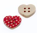Creme/Natur Holzknopf mit Herzmotiv mit 2-Loch-Befestigung HK-232