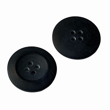 Schwarz Hornimitatknopf HI-74 mit 4-Loch als Mantel- und Jackenknopf