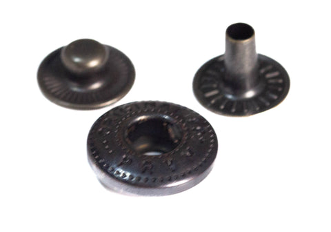 Druckknopf-Einzelteile in Dunkelbronze: Kappe mit Noppe, Rueckseite mit Rand, Hohlniet mit Roehrchen