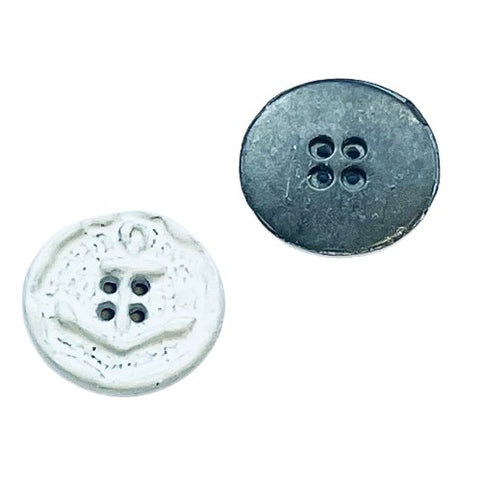 Metallknopf mit Ankermotiv in Weiß mit 4-Loch-Befestigung in 15–20 mm