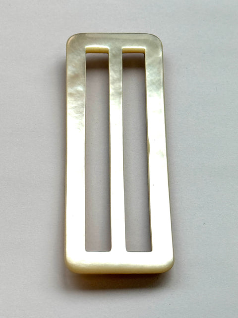 Perlmuttschnalle Natur in Creme/Natur mit natürlichem Perlmuttschimmer