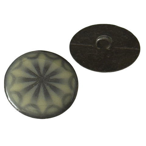 Knopf mit Sternmotiv in Creme-Schwarz, Rückseite dunkel mit Öse